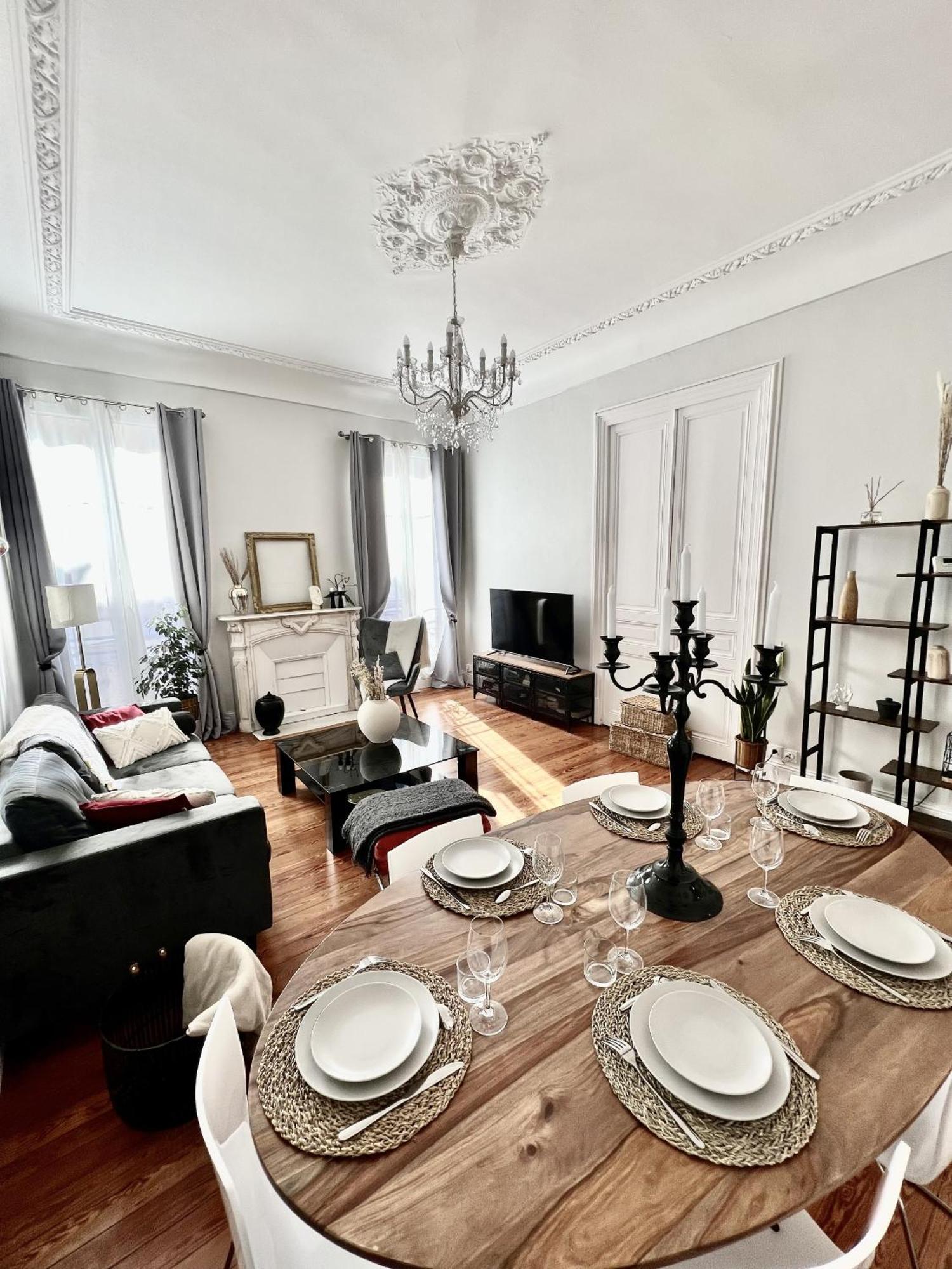 Superbe Appartement De 105 M2, Hyper Centre Avec Terrasse, Parking, A 5 Min De La Mer Niza Exterior foto